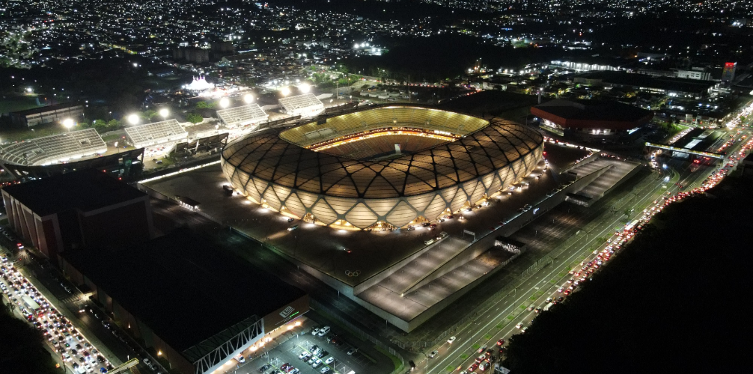 Governo usa lâmpadas emprestadas na Arena da Amazônia para jogo do