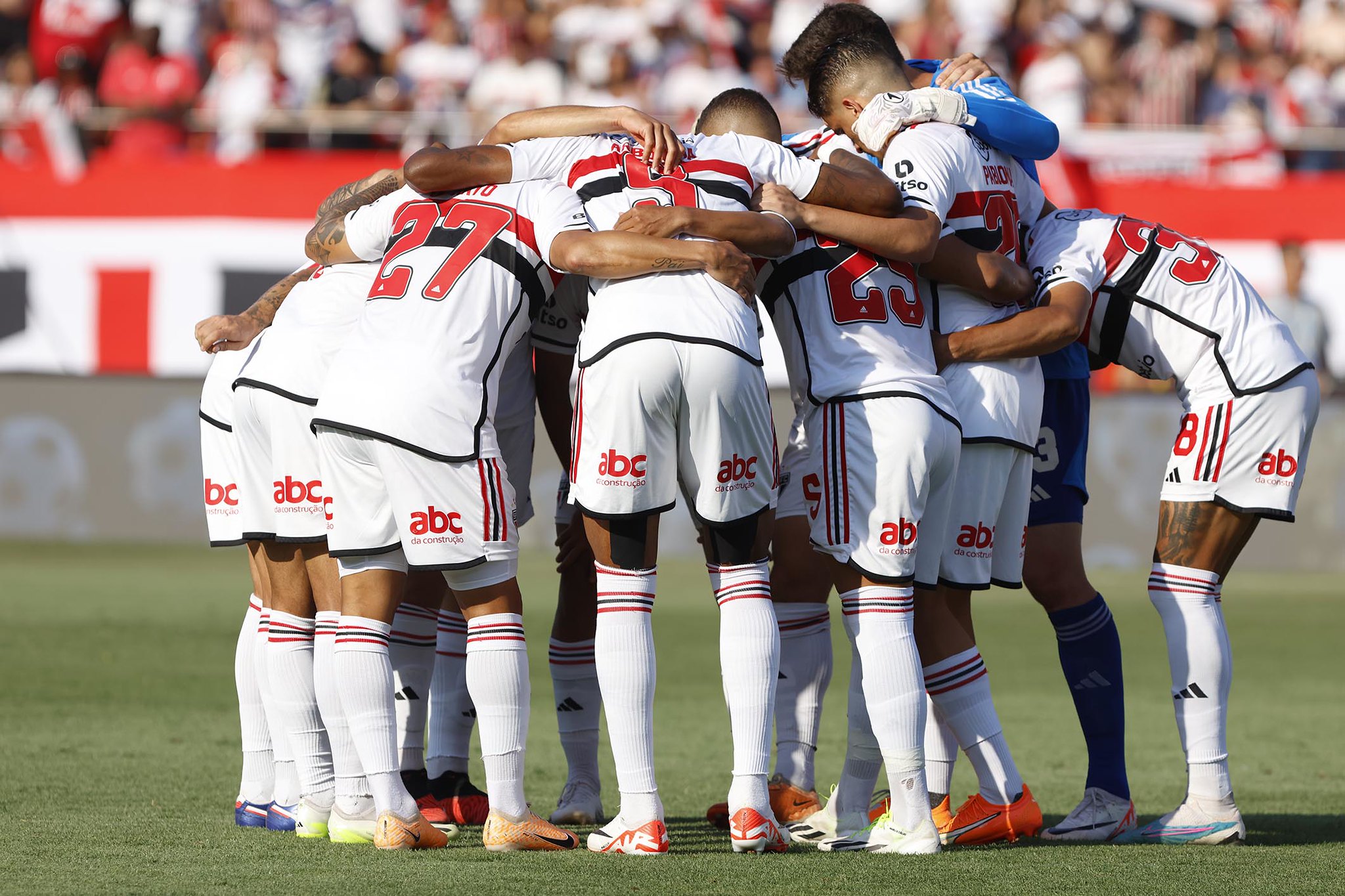 É CAMPEÃO! SÃO PAULO FAZ GOLAÇO, EMPATA COM O FLAMENGO E CONQUISTA O TÍTULO