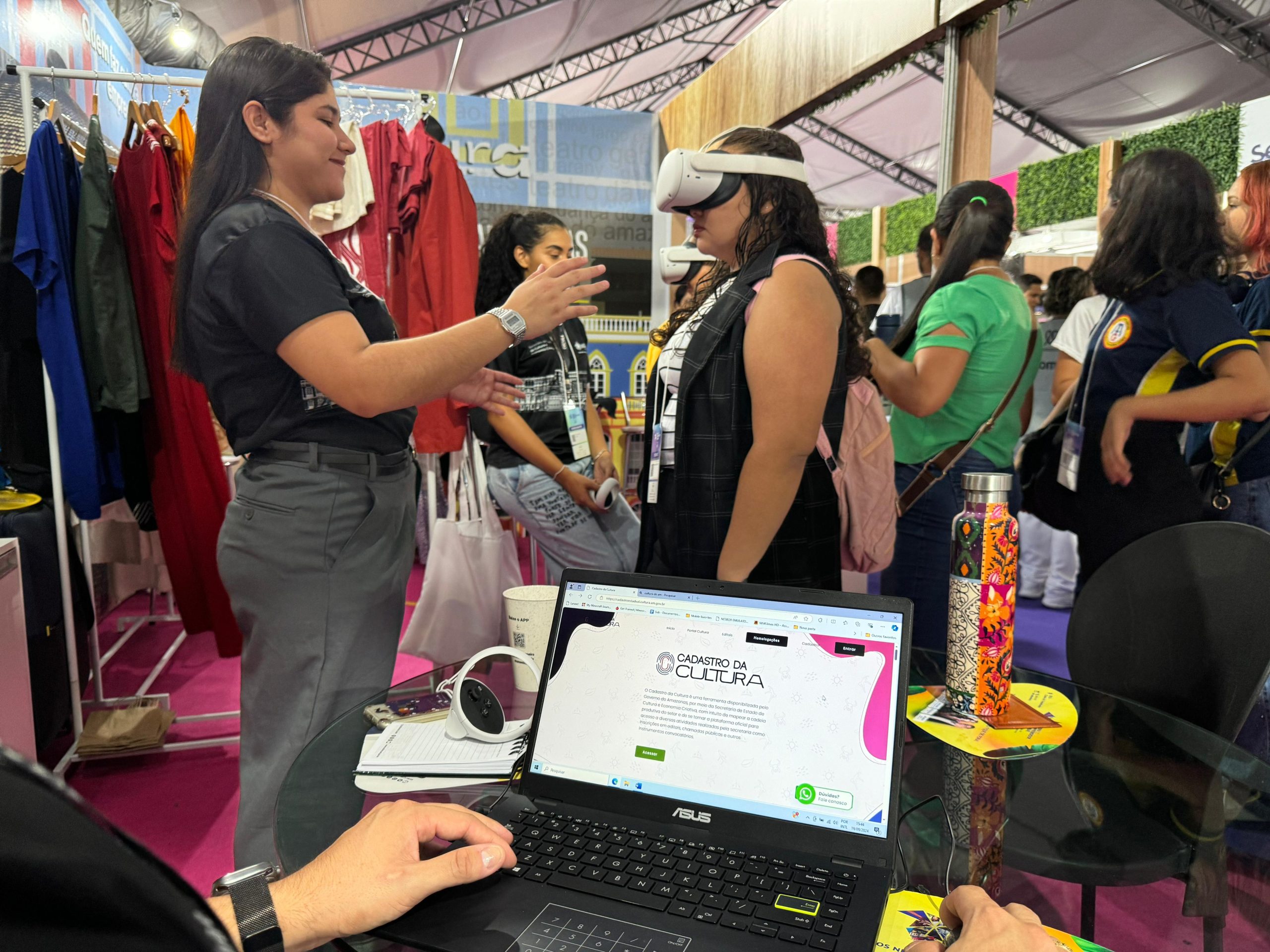 Negócios criativos e realidade virtual atraem público ao espaço da Cultura na Feira do Empreendedor Sebrae