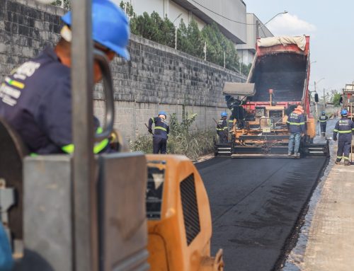 Asfalta Amazonas avança na capital e chega ao bairro Colônia Santo Antônio, na zona norte